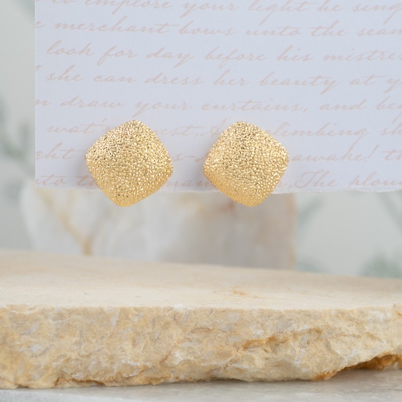 Aretes cuadrados mate Gold No 929