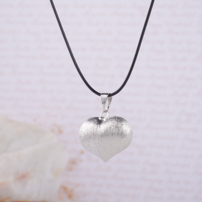 Collar con cuero negro No 1045